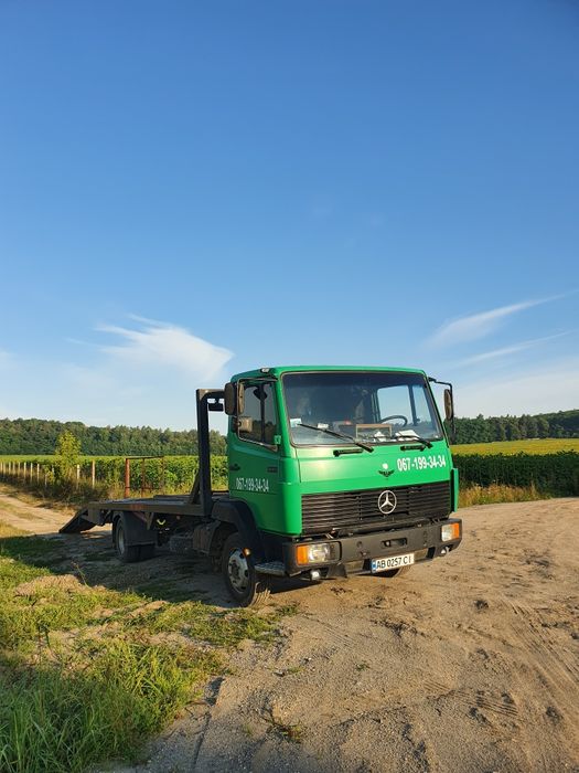 Продам евакуатор мерседес 809