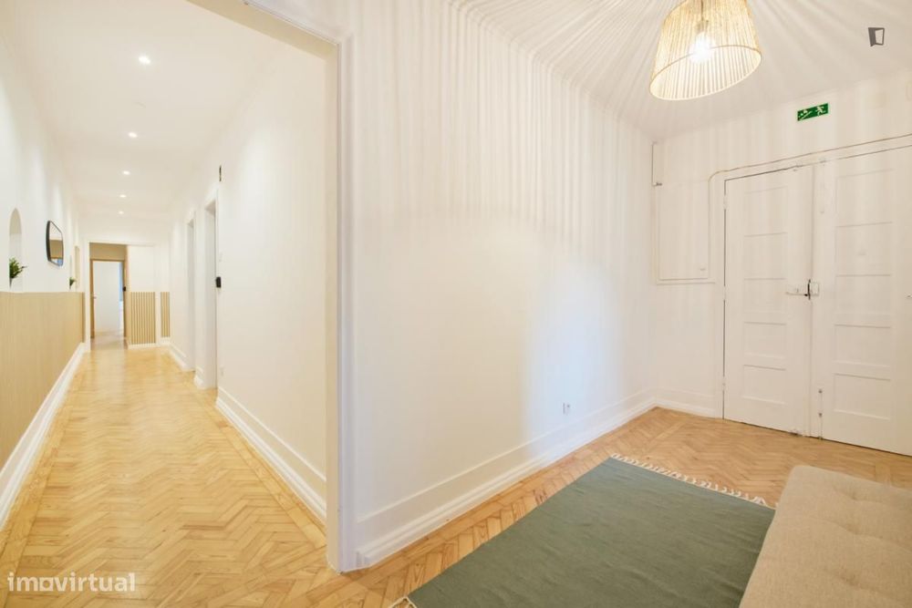 Quarto - localizado em Entrecampos Lisbon