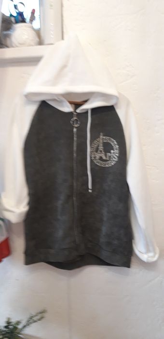 Bluza damska rozm uniwersalny pasuje na M L .