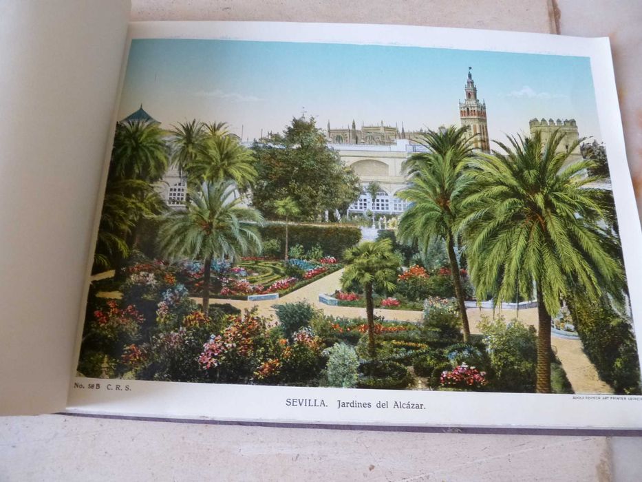 Livro com 20 fotos postais de Sevilha