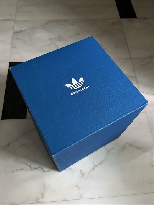 Bola de Basket Balenciaga x Adidas Basketball