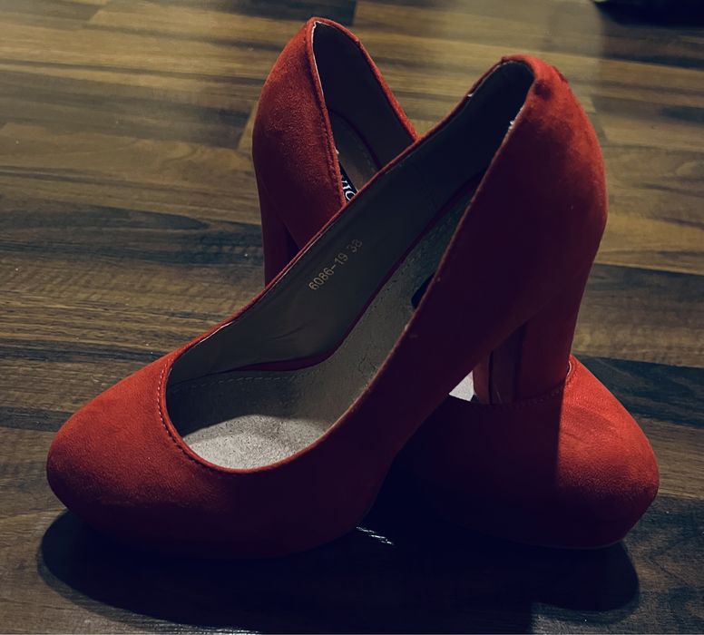 Buty damskie 38 czerwone