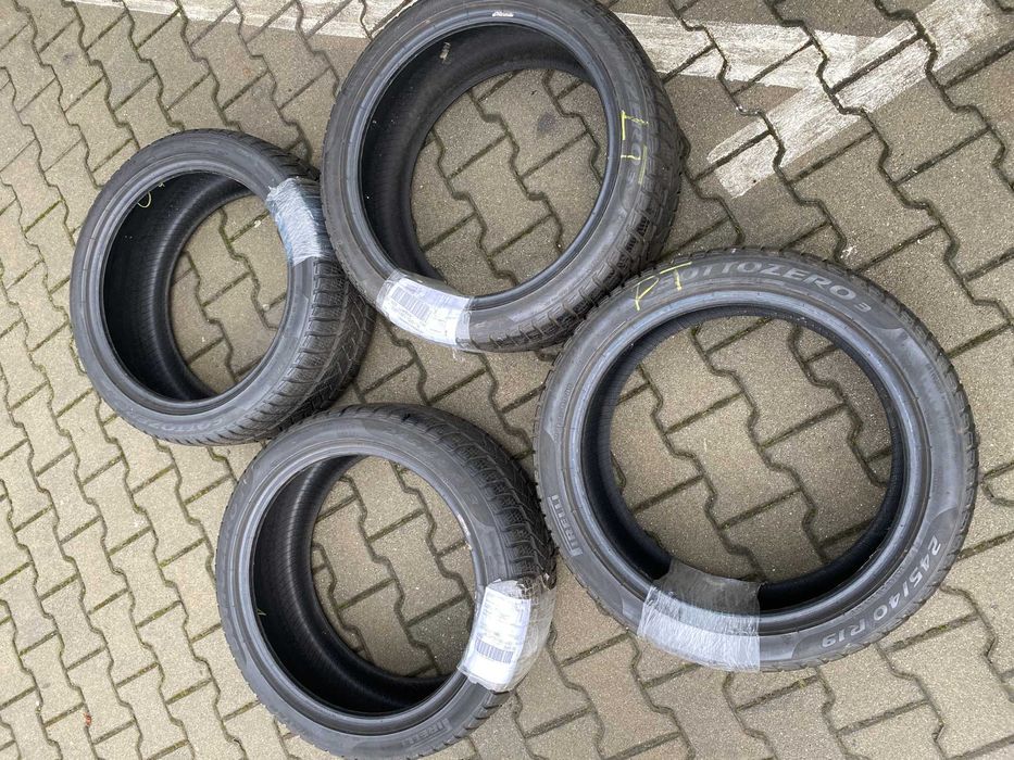 Sprzedam komplet 4 opon zimowych Pirelli Sottozero