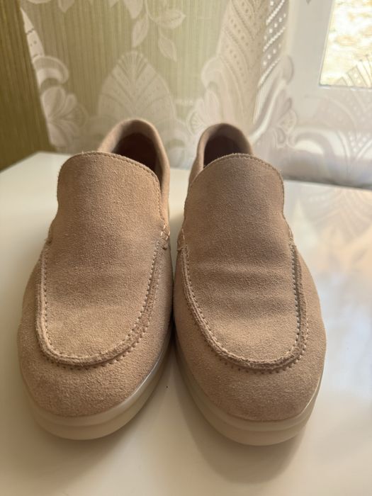 Нові замшеві лофери 38р