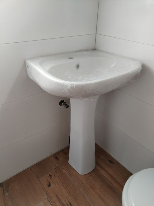 Umywalka z nogą stan bdb