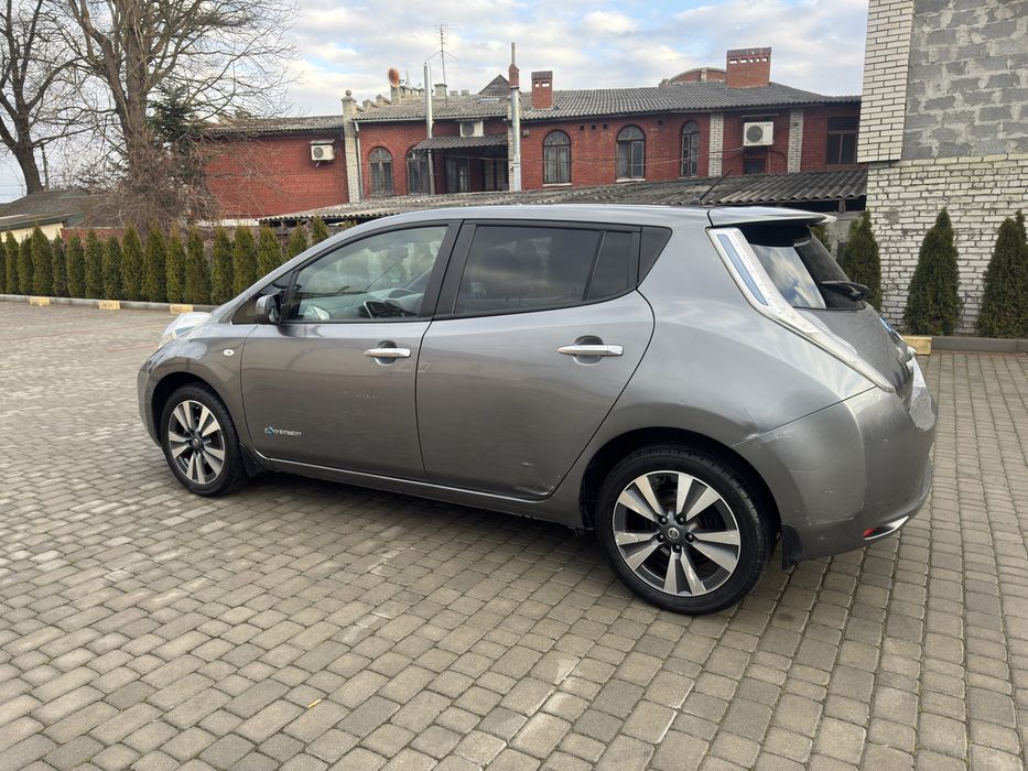 Розборка розбірка нісан ліф колір Kad nissan leaf 24kw сірий лед