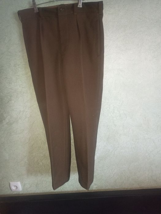 Военная парадная солдатская форма.