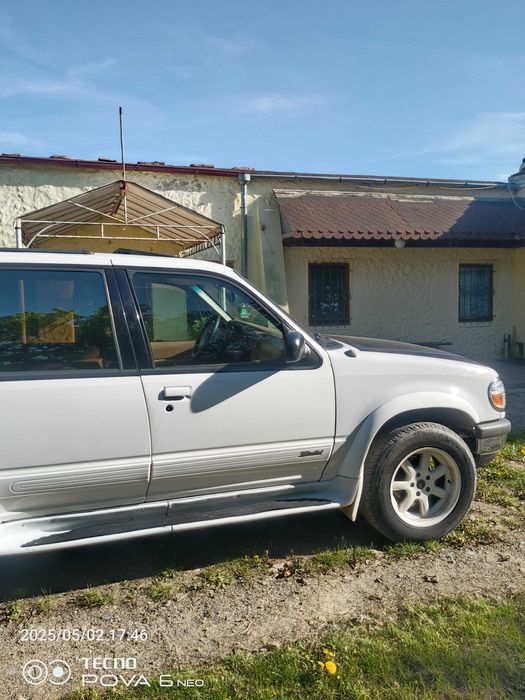 Продаю/Обміняю власний Форд Експлоуер 2 95р. v6 4.0 в гарному стані