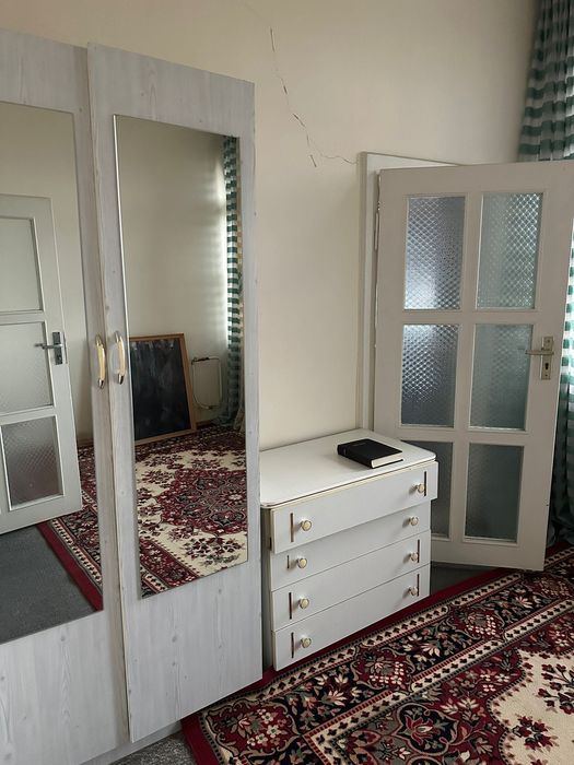 Здам кімнати ( поверх)  у 3-х поверховому будинку,