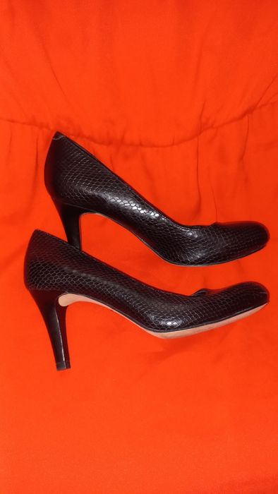 Нові стильні шкіряні (зміїний принт) туфлі NEXTi, розмір 38.