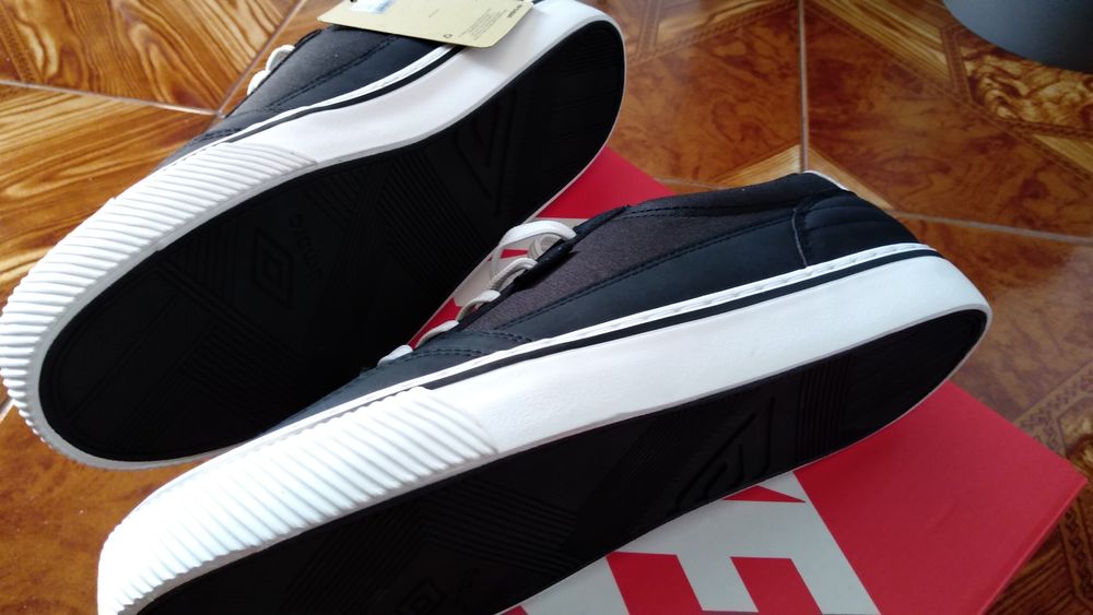Sapatilhas Umbro Novas