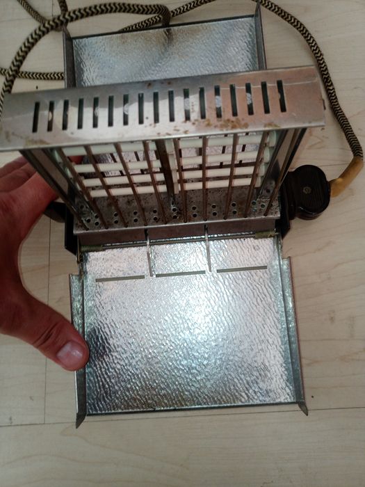 Sprzedam tanio stary toster opiekacz do chleba z 70 lat retro