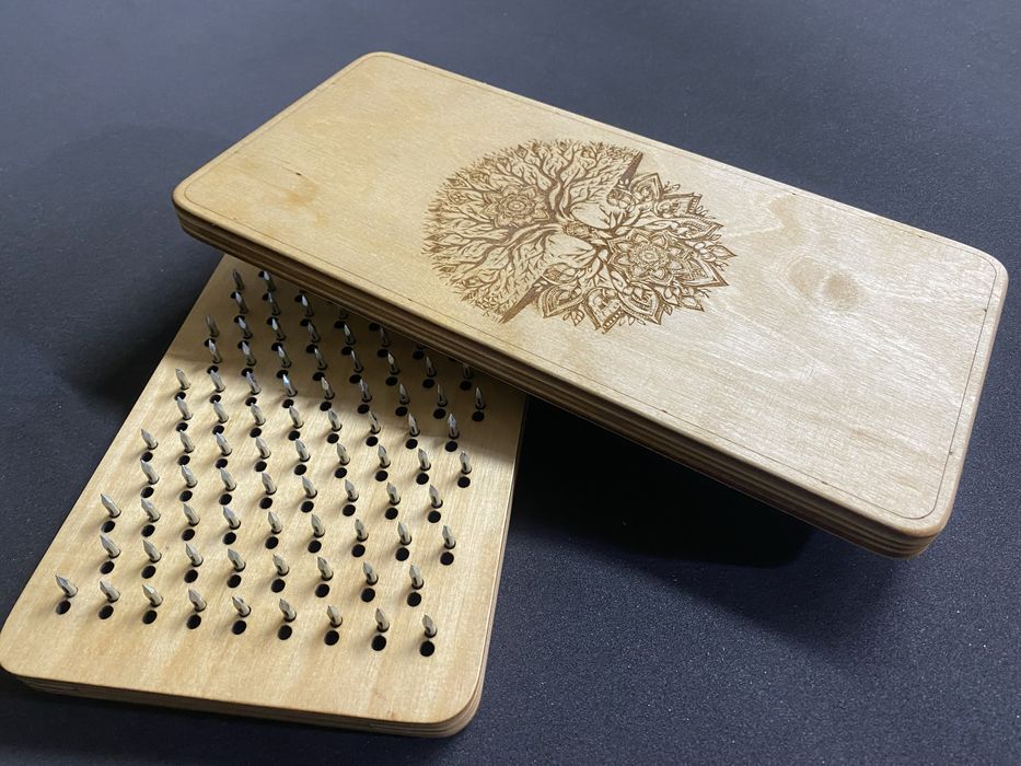 Доска садху. Доска с гвоздями. Доска для йоги