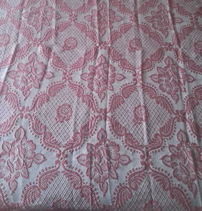 Lindíssimas Colchas Cor-de-Rosa para Cama de Casal