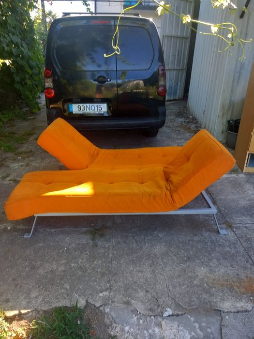 Vendo sofá cama usado .