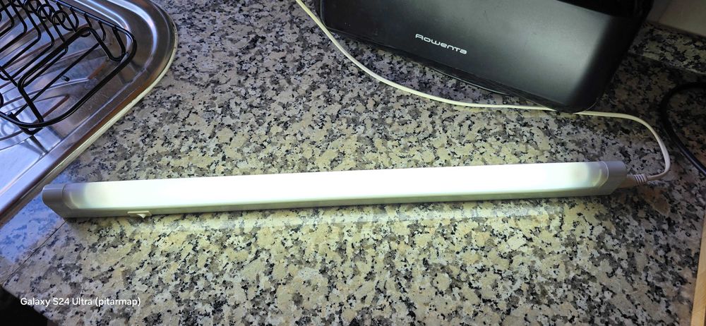 Lâmpada led bancada