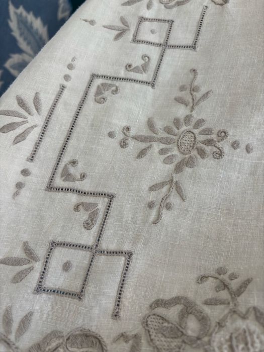 Toalha de mesa grande em linho com bordado feito à mão 394x175