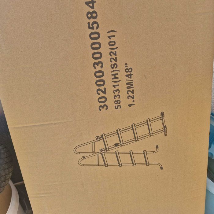Escada para Piscina Bestway 1,22M nova