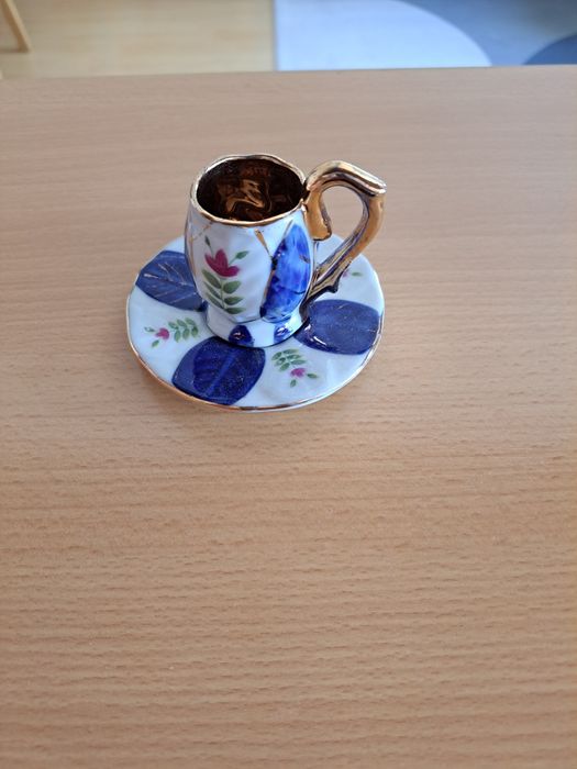 Porcelana de Limoges Chávena Antiga Lindíssima