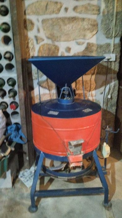 Moinho de cereais elétrico