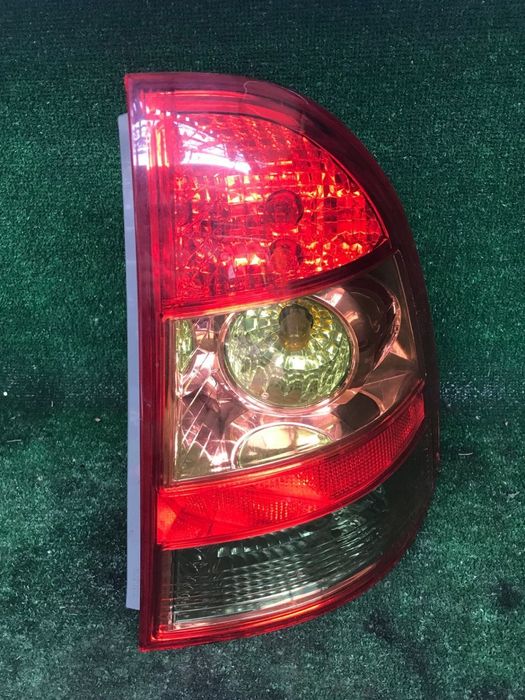 LAMPA TYLNA TYŁ PRAWA TOYOTA COROLLA E12 KOMBI LIFT WWA