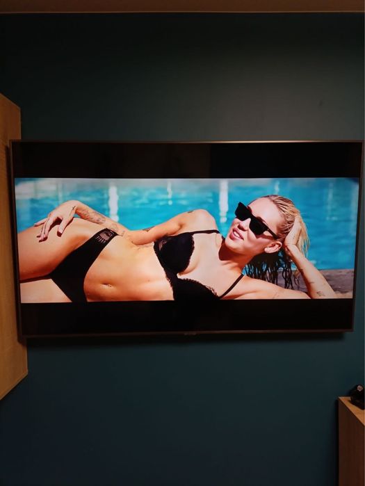 Продам телевізор Samsung UE55TU7100