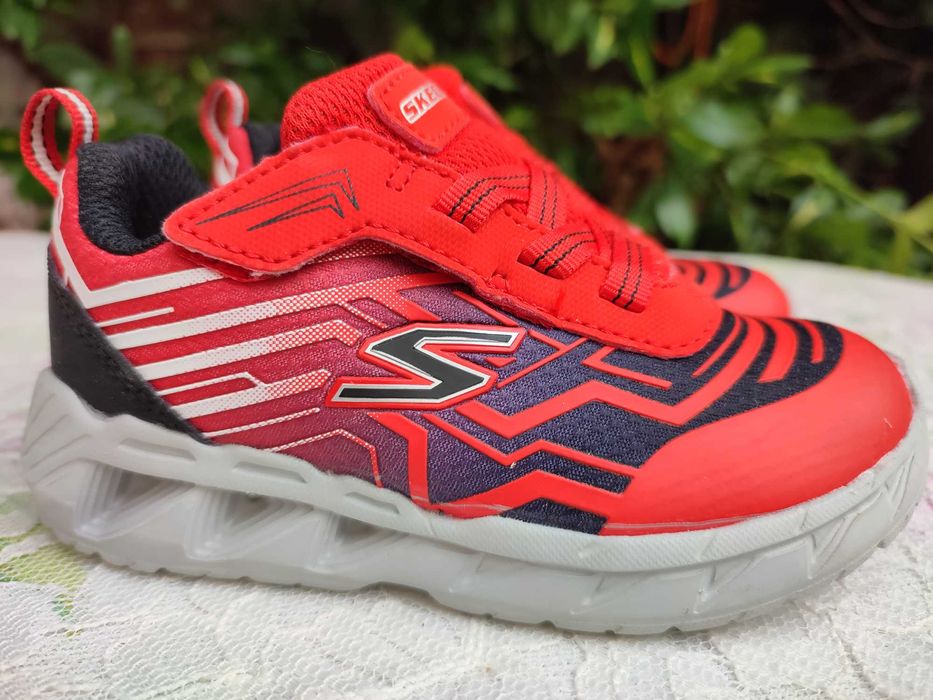 Buty sneakersy dziecięce SKECHERS Maver S-Lights r.24 - jak nowe.