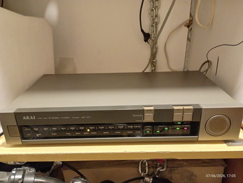 Tuner radiowy Akai AT K1 jak nowy tanio.
