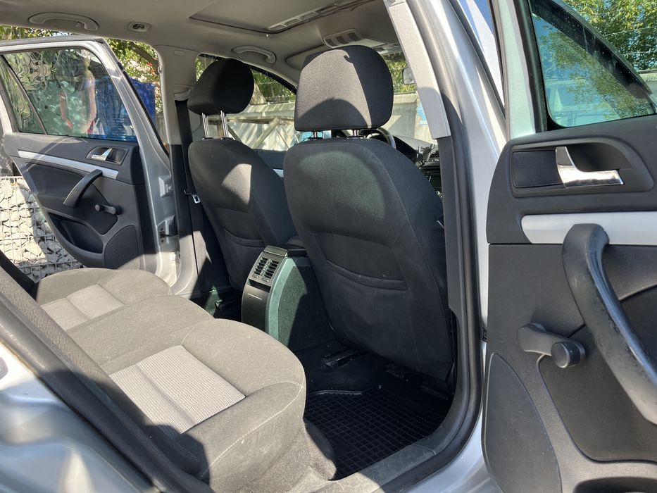 Авто skoda 1.6 бензин