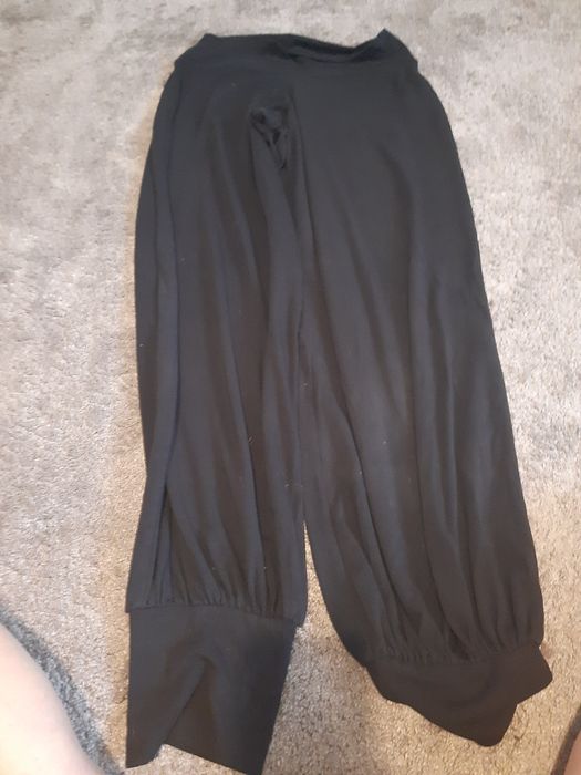 Spodnie damskie polecam.