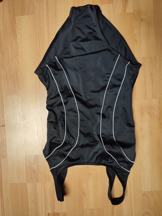 Strój kąpielowy  jednoczęściowy.