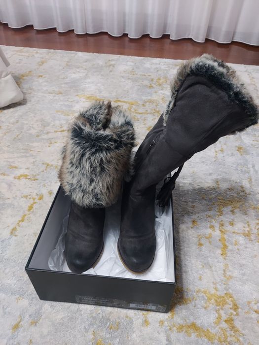 Botins com pêlo da Lois