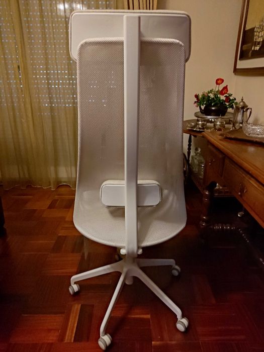 Cadeira IKEA JÄRVFJÄLLET sem braços bege