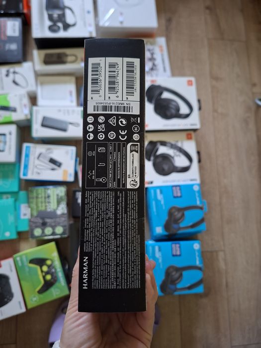 Навушники JBL tune720