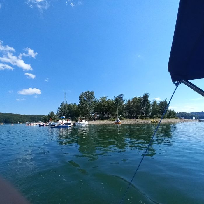 Domek blisko jeziora  Bieszczady Solina  Zawóz