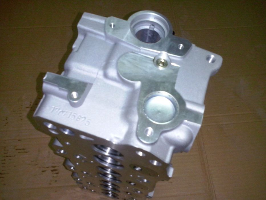 Cabeça de motor Suzuki Grand Vitara 2.0 td Mazda RF ( NOVA )