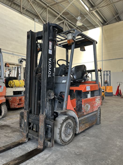 Empilhador Eletrico Toyota triplex 1600 kg