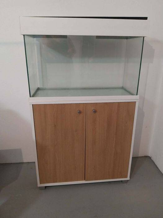 Movel para aquário e aquário