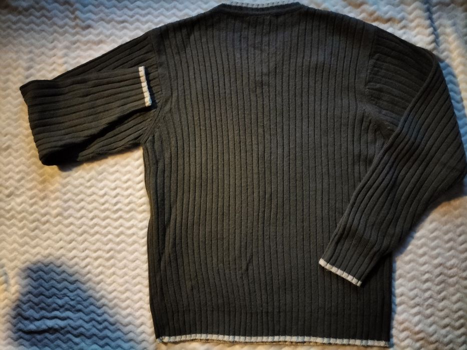 Męski sweter pulower w serek szary L