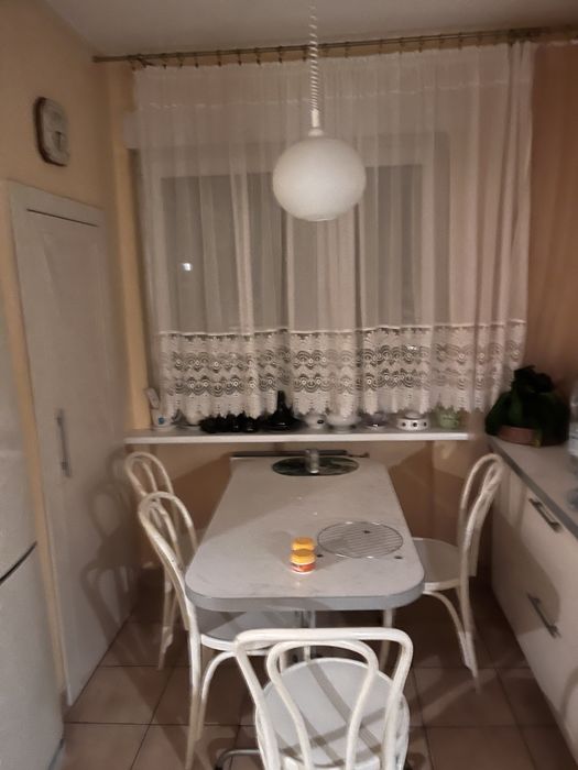 Duzy pokoj do wynajecia dla osoby pracujacej