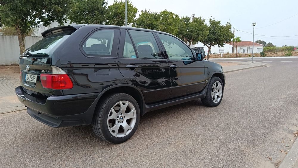Vende-se Suv BMW x5 3.4x4  E53 218cv de caixa automática 6v