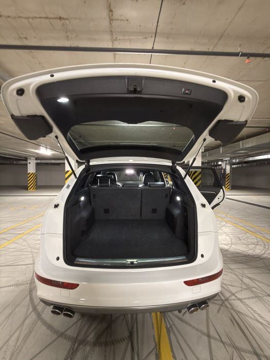 Audi SQ5  Продам