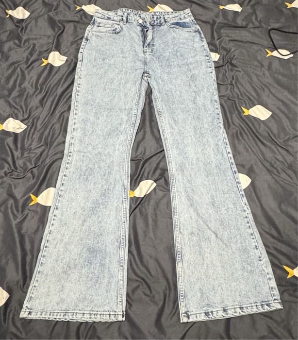 Стильні світлі чоловічі джинси