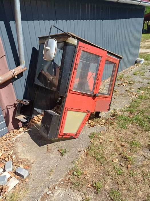 Kabina do traktorka.