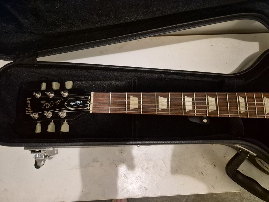 Gibson  Les Paul studio 2006 !