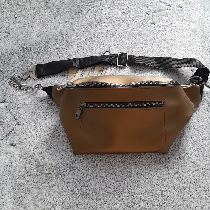 Продам сумку на пояс-плече