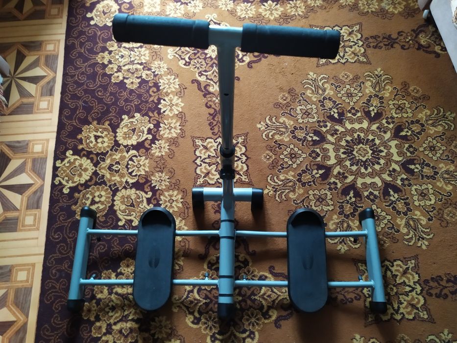 Спортивный домашний тренажёр для тренировки мышц ног дома