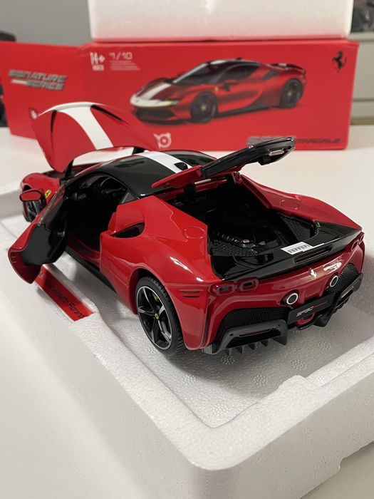 Model Ferrari SF90 Stradale Assetto Fiorano 1/18 Bburago Signature