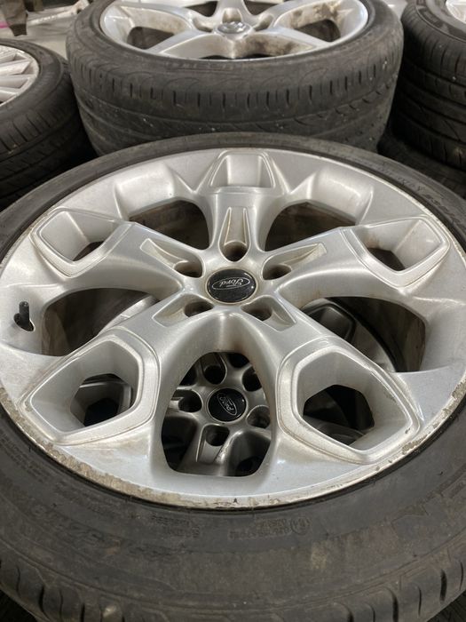 Jantes Ford 235/45/19