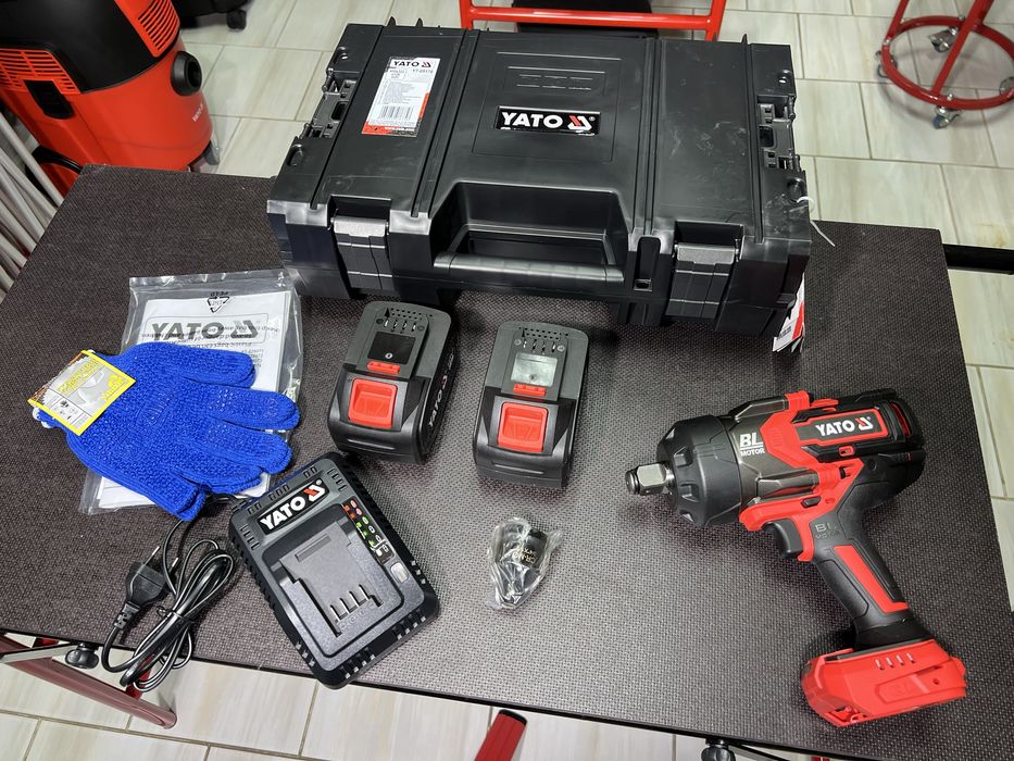 Гайковерт аккумуляторный бесщеточный YATO YT-828074 Комплект